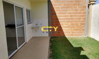 Imagem 4: Casa térrea e individual com 2 quartos no piso porcelanato com quintal