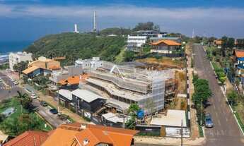 Imagem 2: Casa suspensa em frente ao mar Prainha Torres RS