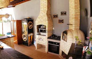 Imagem 5: Casa de alto padrão com 360 m2 e 5 suítes, piscina e área gourmet, grande oportunidade!