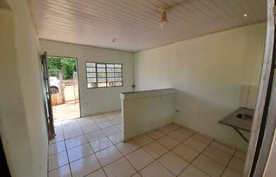 Imagem 3: Casa individual. Bairro Jardim Carioca. 1 quarto, sala cozinha, varanda e quintal