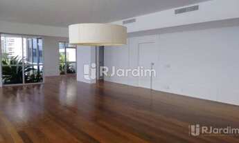 Imagem 5: Vista mar. Apartamento com varanda, 4 quartos (2 suítes), 3 vagas de garagem à venda, 400