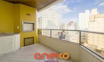 Imagem 2: Você está buscando um lar charmoso e com muito requinte? Então é aqui que a sua família va