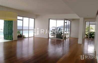 Imagem 6: Vista mar. Apartamento com varanda, 4 quartos (2 suítes), 3 vagas de garagem à venda, 400