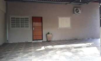 Imagem 2: Linda casa térrea, localizada no Bairro Residencial Guaira com 3 dormitórios sendo 1 suíte