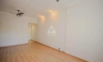 Imagem 4: Excelente apartamento de 2 quartos, 1suite, 2 banheiros, área externa e 1 vaga em Botafogo