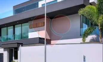 Imagem 6: Casa para venda tem 320 metros quadrados com 5 quartos