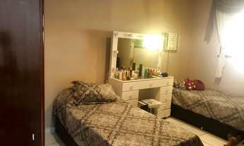 Imagem 4: Duas casas a venda