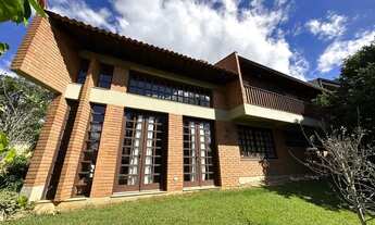 Imagem 3: Excelente residência em rua calma no bairro Pilarzinho com 302 m²