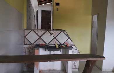 Imagem 3: Casa 1/4, 2 banheiros. Frente de rua