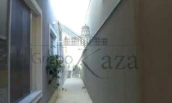 Imagem 6: Casa de condomínio sobrado para venda possui 241 metros quadrados com 4 quartos