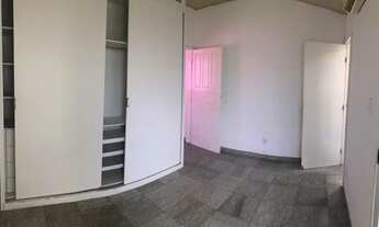 Imagem 2: Casa de condomínio sobrado para aluguel tem 520 metros quadrados com 6 quartos