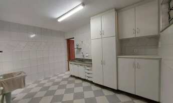 Imagem 2: Sobrado para venda possui 275 metros quadrados com 4 quartos