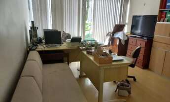 Imagem 2: Excelente e amplo 128M - Três Quartos com vaga