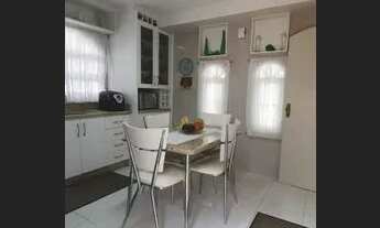 Imagem 2: Sobrado para venda possui 200 metros quadrados com 4 quartos