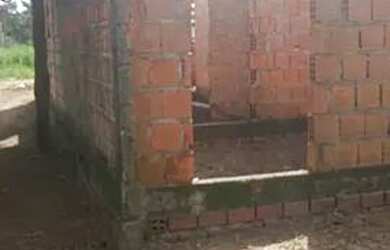 Imagem 2: Terreno com casa em construção