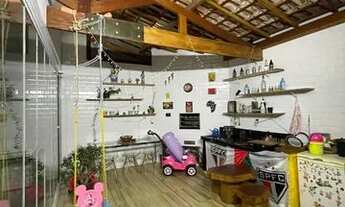 Imagem 4: Casa na região da granja viana tem 120 metros quadrados com 2 suítes com banheira e closet