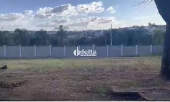 Imagem: Terreno em condomínio disponível para