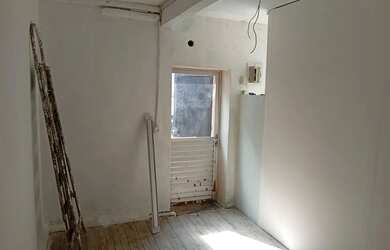 Imagem 6: Alugo ao lado pátio serve p morar