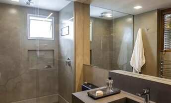 Imagem 6: Aprt 2 ou 3 quartos c varanda no centro do rio ! Vlt e onibus na porta !