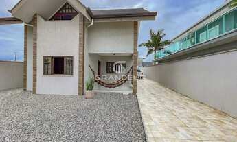 Imagem 7: Sobrado de Alto Padrão com Piscina e 3 Suítes, Espaço, Elegância e Conforto em Cada Detalh