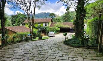 Imagem: Casa com 4 suítes - Fazenda Inglesa - Petrópolis