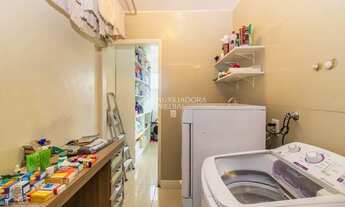 Imagem 4: Casa mobiliada 4 dormitórios (3 suítes), à venda no bairro Três Figueiras, Porto Alegre