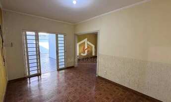 Imagem 3: Casa com 4 dormitórios sendo 1 suíte no bairro Vila Marly em Taubaté