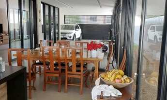 Imagem 4: Casa de condomínio térrea para venda tem 305 metros quadrados com 4 quartos