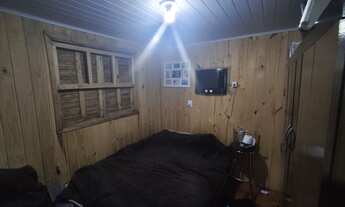 Imagem 2: Casa de pinus em boas condições completa