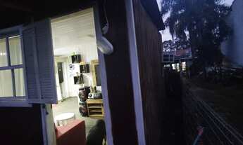 Imagem 5: Casa de pinus em boas condições completa