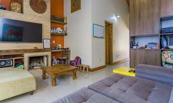 Imagem 2: Casa 3 dorm, 1 suíte com closet, e espaços ensolarados no Bairro Tristeza