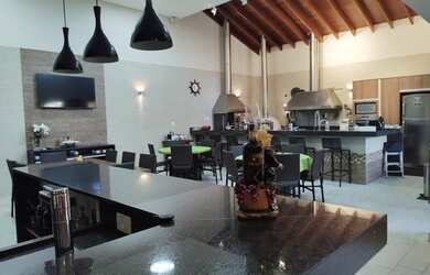 Imagem 6: Luxuoso sobrado 3 suites á 20 mts da praia