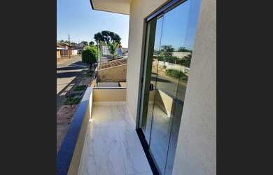 Imagem 3: Sobrado Novo com Piscina e 130 m² Área Construída