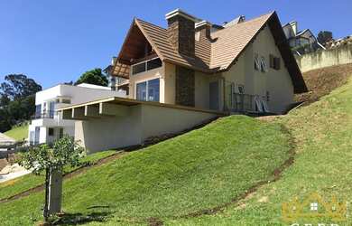 Imagem 2: Casa Alto Padrão para Venda em Gramado, Bavária, 4 dormitórios, 4 suítes, 5 banheiros, 2 v