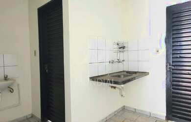 Imagem 3: Salão/Galpão (salão - sobrado) , cozinha planejada