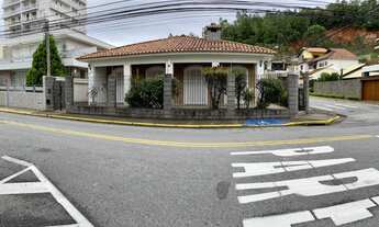 Imagem: Maravilhosa casa a venda no centro de Itajubá