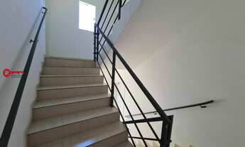 Imagem 3: Apartamento a Venda com O2 Quartos, Linhas de Ônibus na Porta, Localizado a 20 minutos de