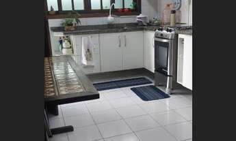 Imagem 2: Casa de condomínio para venda possui 200 metros quadrados com 3 quartos