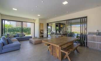 Imagem 6: Casa de condomínio para venda possui 462 metros quadrados com 4 quartos