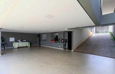 Imagem 5: Casa com três pavimentos próximo ao lago