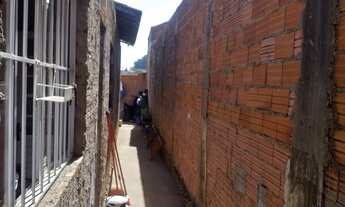 Imagem 6: Vendo ou troco Casa com 2 dormitórios