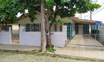 Imagem: Casa a venda, averbada com 04 dormitórios