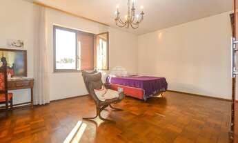 Imagem 7: Casa para venda tem 1063 metros quadrados com 7 quartos em Água Verde - Curitiba - PR