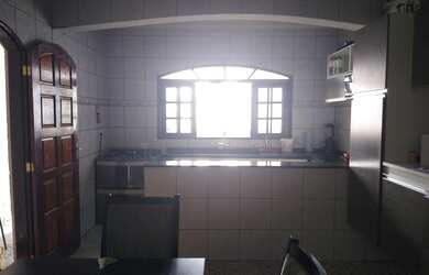 Imagem 10: Casa para Venda em Boa Localização no Alto da Boa Vista em Mauá. Fácil acesso a Avenida Pr