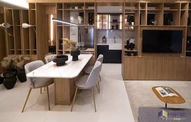 Imagem 2: 02 Quartos, Funcionários