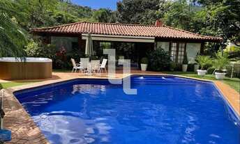 Imagem 2: Imóvel para venda possui 260 metros quadrados com 4 quartos em Araras - Petrópolis - RJ