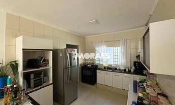 Imagem 3: Casa com 3 quartos, 1 suíte, 2 vagas para alugar, 300 m² por R$ 4.000/mês - Parque Vista A