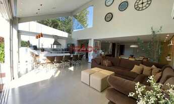 Imagem 14: Sobrado à venda em Maringá, Zona 08, com 4 quartos, com 597.53 m², Delta Ville II