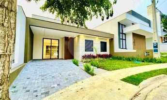 Imagem: Casa à venda com 3 quartos, sendo 1 suíte