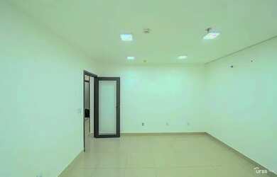 Imagem 2: Sala Comercial] Galpão / depósito com 1 vaga na garagem